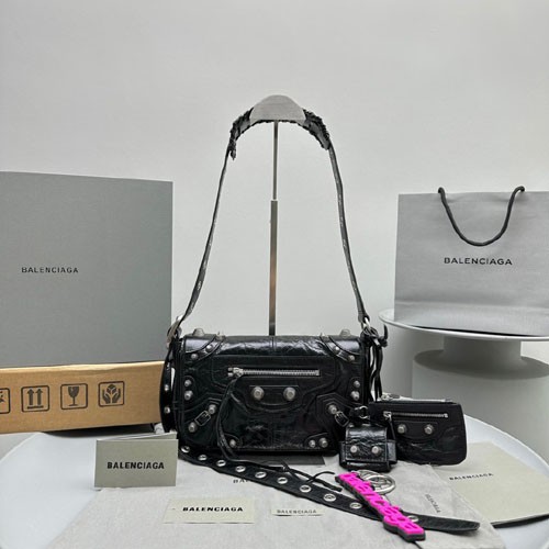 49DA6C34-65CB-4E85-B742-16BD6C8D8747