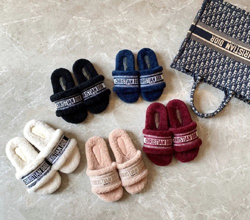 5D34B478-3A27-47DF-9769-676A8FF9CFA0