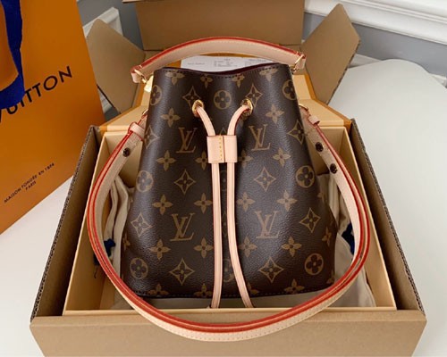 4D581596-F0AF-4DD4-999D-D88E684F6070