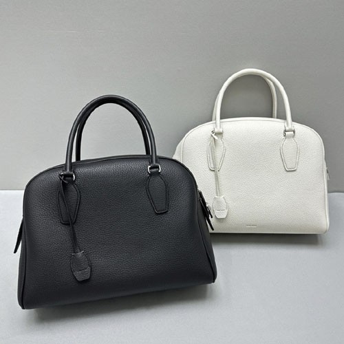 26B25C63-C564-4A11-8F11-D83A11A6C84F